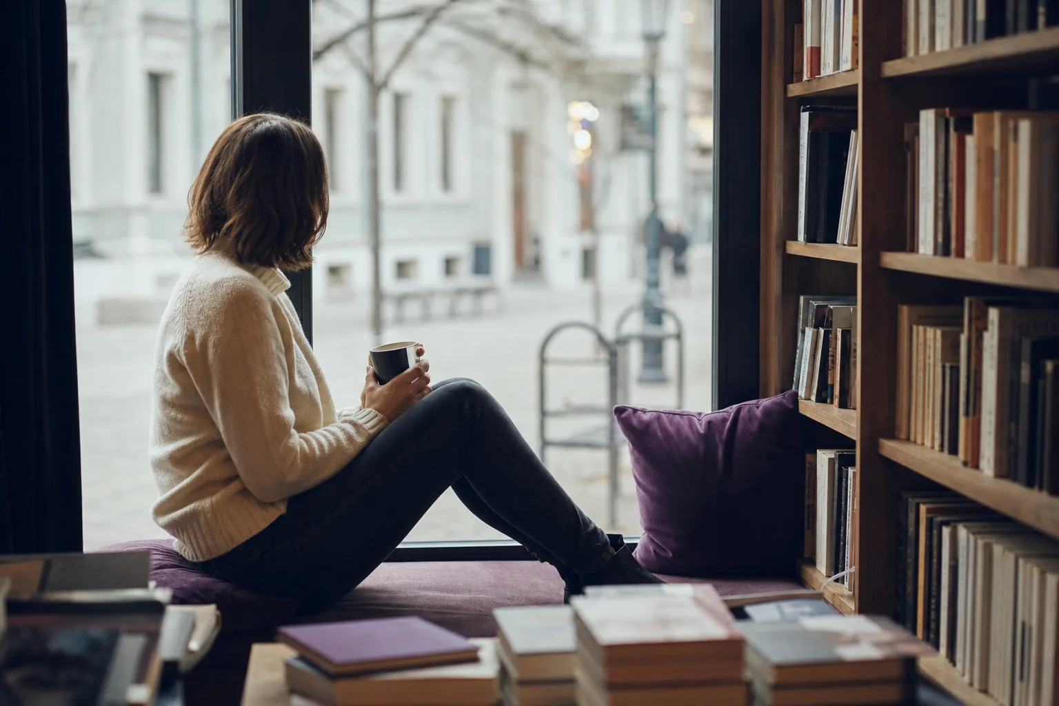 Знайомства після довгих стосунків: повернення до себе — унікальна редакційна фотографія до статті «Між нами»